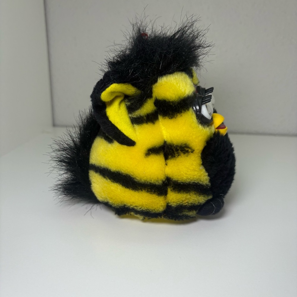 1999 Nanco Furby Bumblebee Plush Stuffed Toy Yellow Black Stripes - Picture 4 of 9